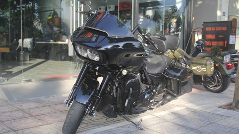 Chi tiết Harley Davidson Road Glide 2020 tiền tỷ độ đồ chơi “khủng”