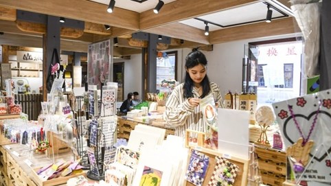 Thương hiệu bán lẻ Trung Quốc gia tăng hiện diện, tạo áp lực mới lên thị trường TP.HCM