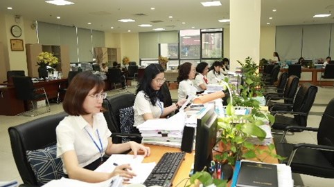 Kho bạc làm việc xuyên lễ, phối hợp chi trả quà Quốc khánh cho người dân