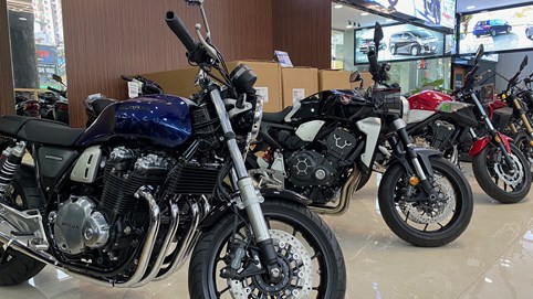 Xe máy ngoại nhập đua nhau giảm giá