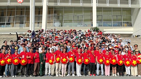 Ở khắp năm châu nhưng lòng vẫn hướng về Ngày lễ lớn của dân tộc