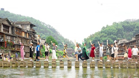 Công ty Cổ phần Dược phẩm Quốc tế Hoàng Sơn: Chuyến hành trình kết nối ý nghĩa tại Trung Quốc