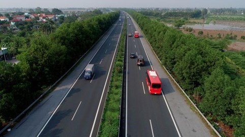 Cho phép xe khách tuyến cố định đi trên cao tốc Bắc - Nam mới