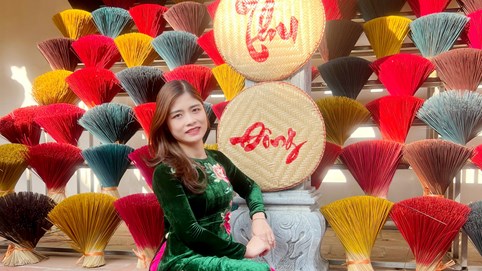 Áo dài và khăn thêu CATINA: Món quà từ làng nghề truyền thống Thường Tín