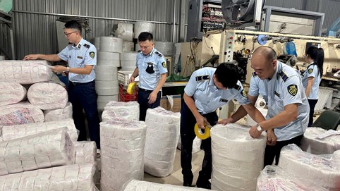 Phát hiện cơ sở sản xuất, kinh doanh bỉm trẻ em giả mạo nhãn hiệu nổi tiếng