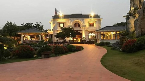 Biệt thự vườn 2.000 m2, có hồ cá Koi của đại gia Nam Định được rao bán với giá không tưởng