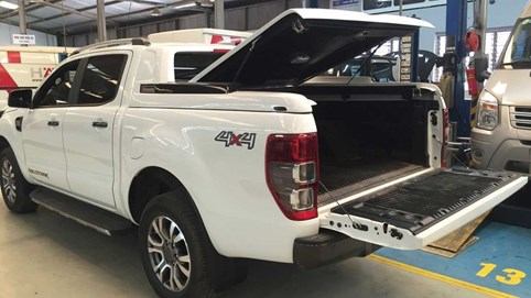 Từ 22/10, lệ phí đăng ký và cấp biển số xe bán tải 20 triệu đồng/lần/xe ở 2 thành phố