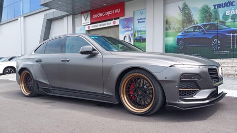 VinFast Lux A2.0 đầu tiên tại Việt Nam độ thân rộng, hạ gầm như siêu xe