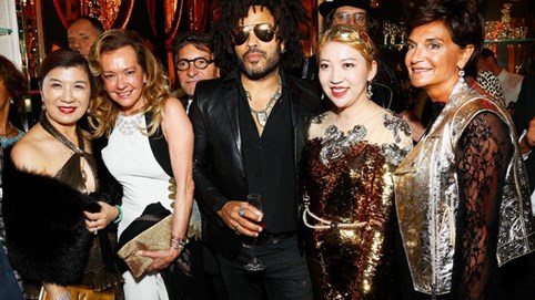 Mạnh tay chi gần 200 triệu USD để tiếp quản, một gia đình Trung Quốc đã đẩy thương hiệu xa xỉ châu Âu vào cảnh 'túng quẫn' như thế nào?