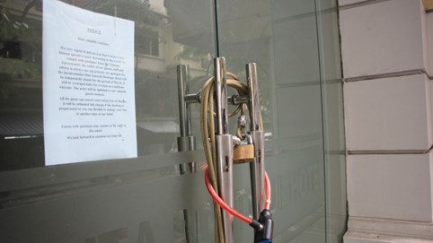 Vắng khách quốc tế, gia sản trăm tỷ trên phố cổ Hà Nội “đóng cửa, phủ bụi”