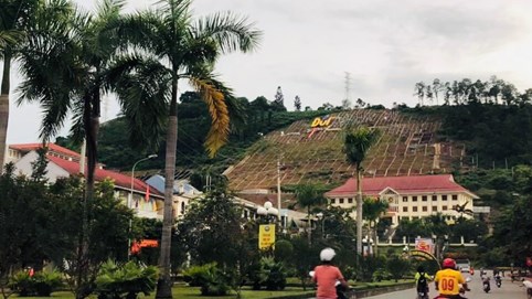 Hòa Bình kiểm tra vụ dựng khẩu hiệu hơn 10 tỷ trên đồi Ông Tượng