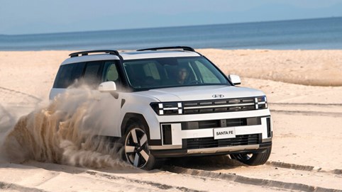 Lột xác hoàn toàn, Hyundai Santa Fe 2025 có gì mới?