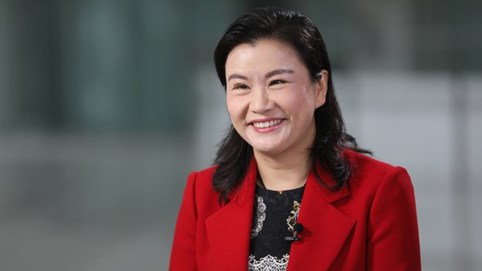 Chu Quần Phi - Từ cô công nhân nghèo thành nữ tỷ phú giàu nhất thế giới