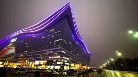 Kinh ngạc TTTM khổng lồ của Trung Quốc: Lớn gấp 20 lần nhà hát Opera, biển khổng lồ ngay trong nhà, mặt trời nhân tạo chiếu sáng 24/7