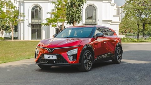 Chủ xe VinFast VF 7 hài lòng với loạt trang bị vượt phân khúc