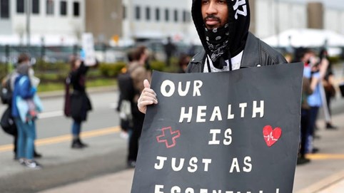 Người biểu tình kéo đến dinh thự 165 triệu USD của Jeff Bezos