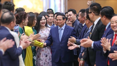 Doanh nhân phải vươn lên cùng đất nước, phát triển nhanh và bền vững