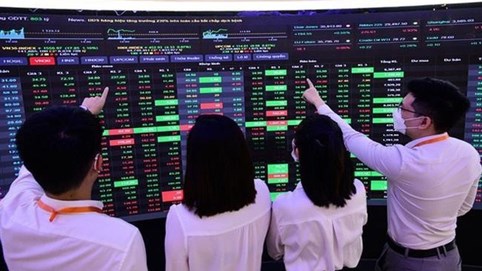 Nhiều công ty chứng khoán hạ dự báo VN-Index vào cuối năm 2023, điều gì đang diễn ra?