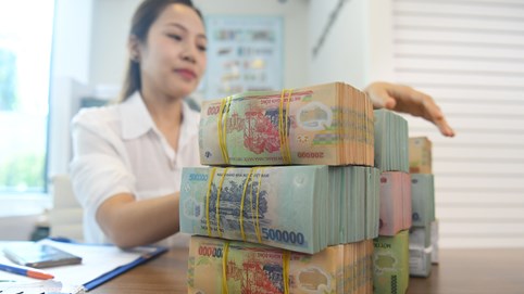 Lãi suất tiết kiệm thấp kỷ lục