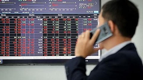 Tự doanh CTCK bán ròng gần trăm tỷ đồng, tâm điểm tại MWG