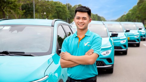 Tài xế taxi điện: Yên tâm vì thu nhập hấp dẫn, nhiều khách hàng trung thành