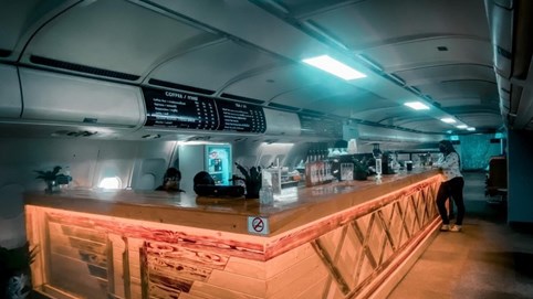 Ai sẽ mua máy bay chở khách đã cũ?