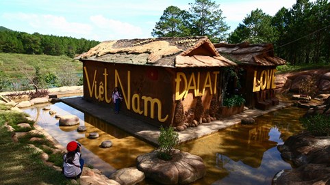 Ngôi nhà đất đỏ bazan độc đáo nhất Việt Nam