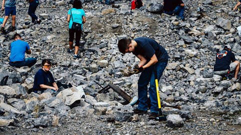 Nơi du khách đến để đào kim cương