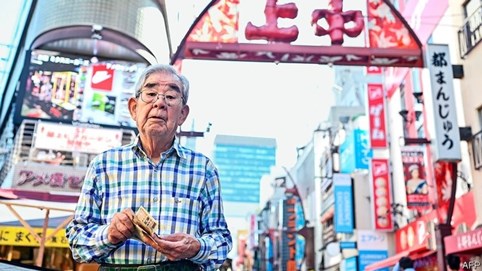 Thế khó của người gửi tiền khi lãi suất hạ