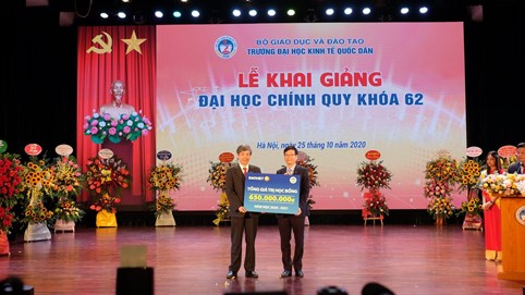 Học bổng “Bảo Việt - Niềm tin thắp sáng tương lai” đồng hành cùng sinh viên Đại học Kinh tế Quốc dân năm thứ 6