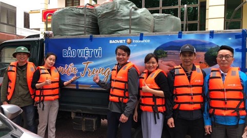 Bảo Việt ủng hộ gần 3 tỷ đồng hỗ trợ các tỉnh miền Trung khắc phục hậu quả bão lũ