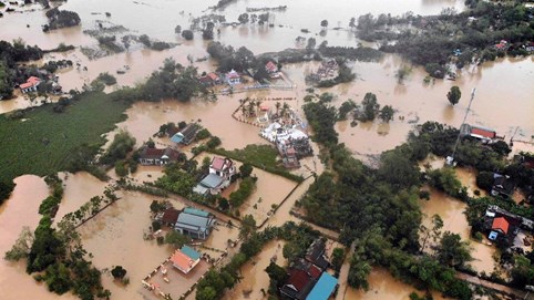 Bão lũ nghiêm trọng tại miền Trung, tập đoàn NovaLand đến thăm hỏi trực tiếp và chia sẻ khó khăn với hàng ngàn người dân