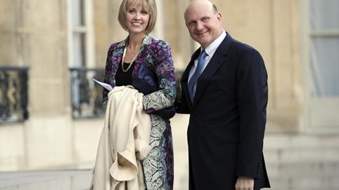 5 tỷ phú giàu nhất ủng hộ tiền cho Joe Biden tranh cử