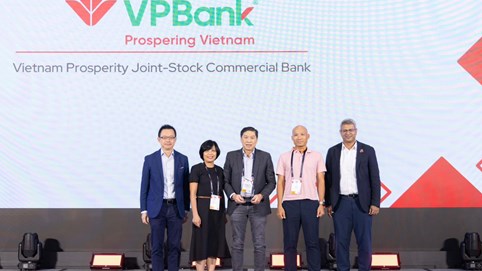 Công nghệ ‘mở khóa tương lai’ của VPBank được vinh danh tại Red Hat APAC 2025