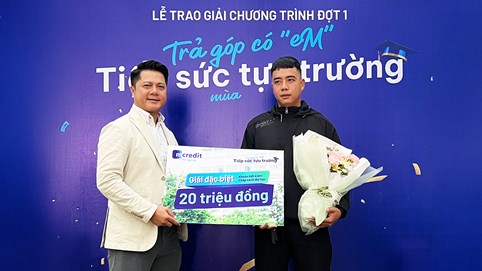 Mcredit tiếp sức tài chính và trao tặng các khoản tiết kiệm với tổng giá trị 200 triệu đồng 