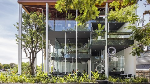 Quán cà phê 3 tầng có thể tháo rời ở Huế