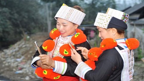 Hỗ trợ hộ nghèo, cận nghèo sử dụng dịch vụ viễn thông di động, truy nhập Internet băng rộng