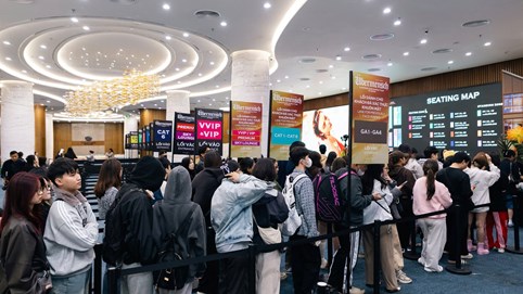 Fan đổ về Ocean City check in G-DRAGON 2025 WORLD TOUR [Übermensch] IN HANOI, háo hức chờ concert lịch sử