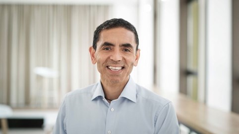 Cặp vợ chồng đứng sau vaccine Covid-19 thử nghiệm ‘hiệu quả hơn 90%’ của Pfizer và BioNTech