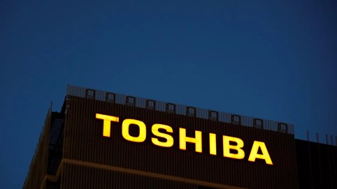 Lợi nhuận hoạt động của Toshiba giảm 94% trong nửa năm