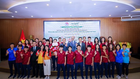 Herbalife Vietnam đồng hành cùng Liên Đoàn Bóng Đá Việt Nam tổ chức buổi đào tạo về dinh dưỡng thể thao nâng cao cho các huấn luyện viên và cầu thủ bóng đá