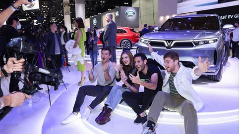 VinFast ra mắt xe điện ở Mỹ: Cơ hội nào cho người tiêu dùng Việt?