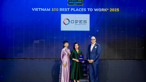 OPES lọt Top 5 nơi làm việc tốt nhất Việt Nam 2025 ngành bảo hiểm do Anphabe công bố