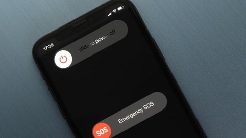 Tại sao nên tắt nguồn smartphone vài phút mỗi ngày?