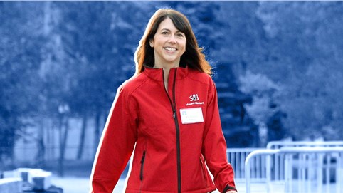 Jeff Bezos vừa tuyên bố cho đi toàn bộ tài sản, vợ cũ đã lên tiếng  quyên góp 2 tỷ USD chỉ trong 7 tháng qua 