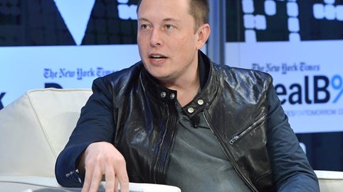 Từ người nhập cư, Elon Musk trở thành tỷ phú giàu thứ 2 thế giới như thế nào?