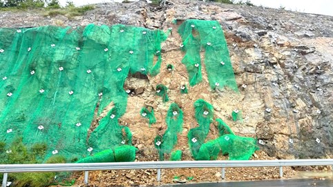 Khẩn trương khôi phục công trường thi công cao tốc sau mưa lũ