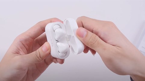 Được quảng cáo "sang - xịn - mịn" đầy mong đợi, tai nghe BKAV AirB mới xuất hiện đã bị lôi ra bàn tán