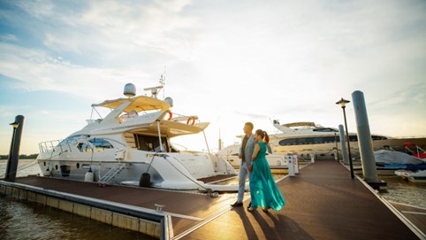 Bình Minh, Anh Thơ trốn con hẹn hò tại Aqua City