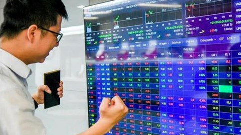 Chứng khoán xuất hiện tín hiệu tạo đáy, chuyên gia VPBankS điểm tên nhóm cổ phiếu có định giá rẻ